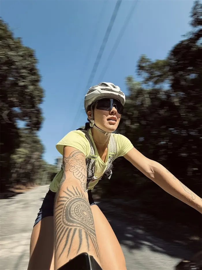 Paola pedalando