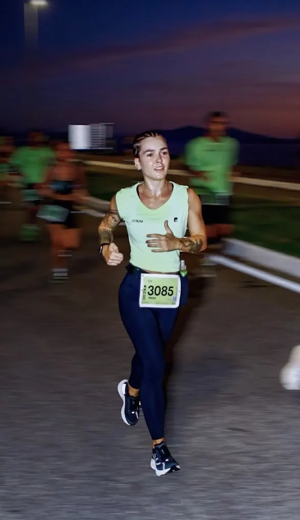 Paola correndo uma prova de rua